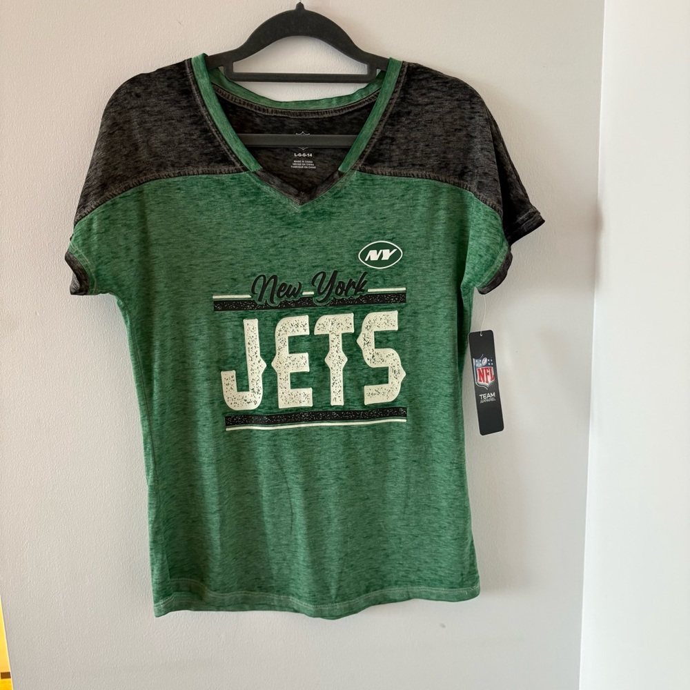NY Jets NFL V-Neck Short Sleeves Cotton Blend Women's T-Shirt Size L NWT